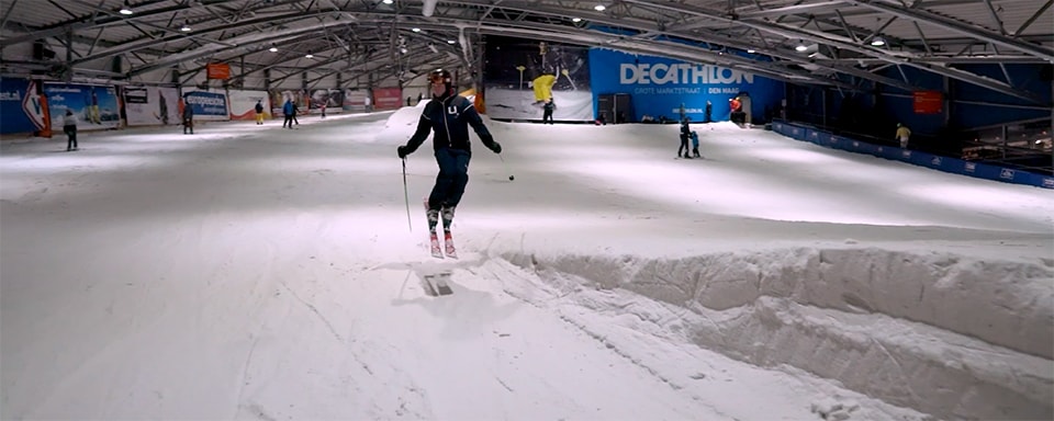 Persoon start met skieen